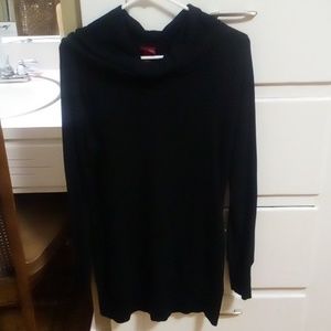 Very nice and comfortable gently used black long sleeve dress with pockets.